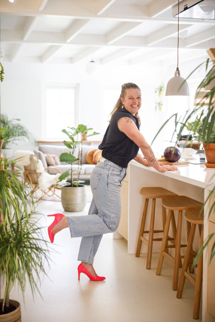 Mariska de Vries in haar keuken